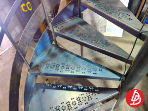 Винтовая, металлическая лестница