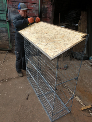 Вольер для кота. На окно.