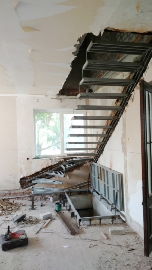 Лестница консольная