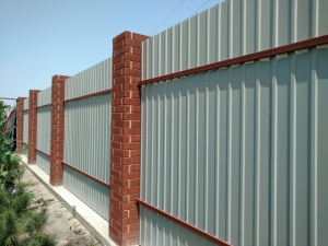 Забор из профнастила