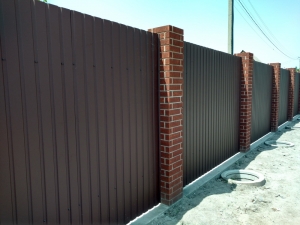 Забор из профнастила