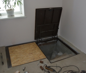 Люк под плитку двойной