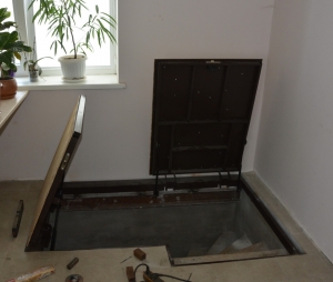 Люк под плитку двойной