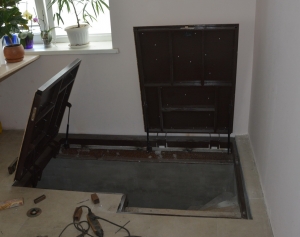 Люк под плитку двойной