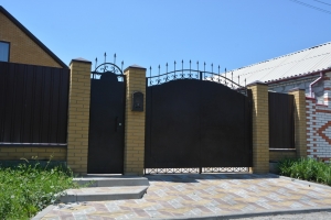 Ворота распашные из мет. листа