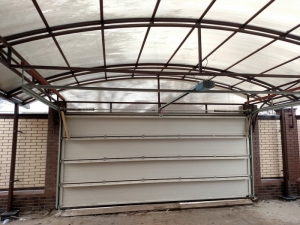 Навес из поликарбоната  POLYGAL