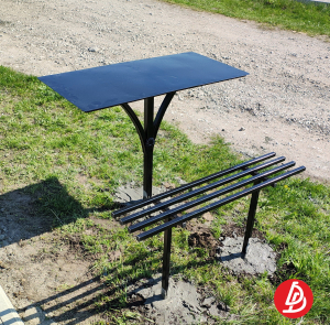 Стол большой на одной ножке