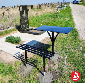 Стол большой на одной ножке