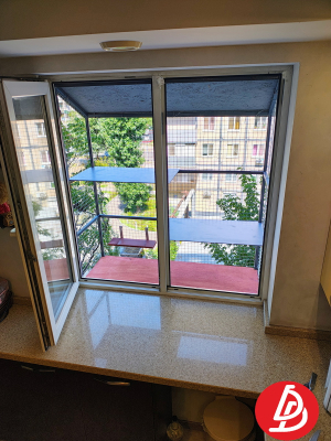 Вольер на все окно