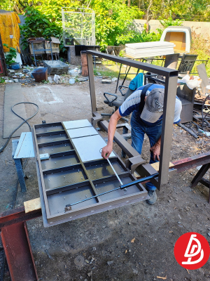 Люк в подвал под линолеум