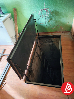 Люк в подвал под линолеум