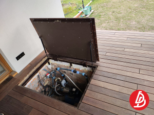 Люк обшитый деревом