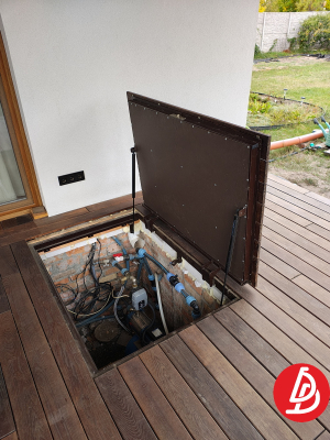 Люк обшитый деревом