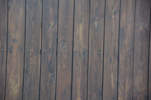 Забор обшитый деревом