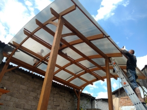 Навес из поликарбоната  POLYGAL