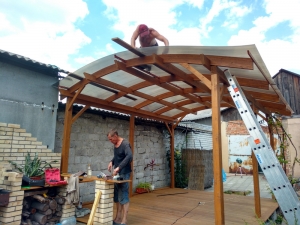 Навес из поликарбоната  POLYGAL