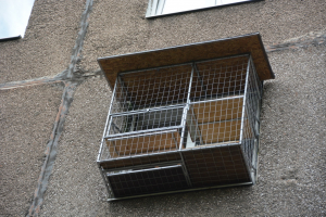 Вольер для кота. На окно.