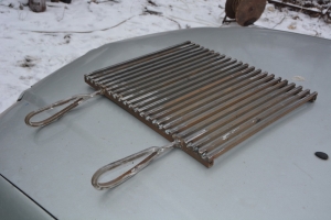Решетка на барбекю.