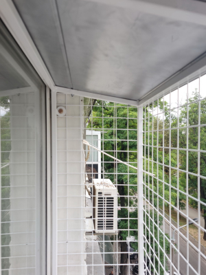 Вольер для кота на большое окно