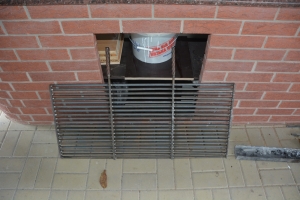 Решетка на барбекю.