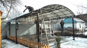 Навес из поликарбоната  POLYGAL
