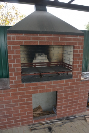 Решетка на барбекю.