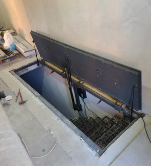 Автоматический люк на подвал.