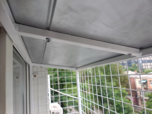 Вольер для кота на большое окно