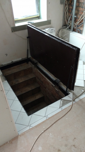 Люк под плитку