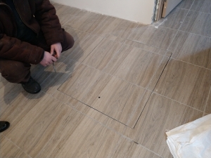 Люк под плитку