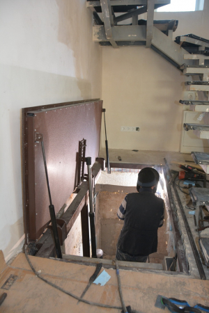 Автоматический люк в подвал