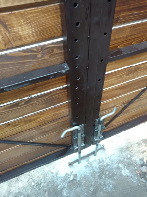 Ворота обшитые деревом