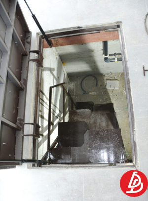 Люк в подвал под плитку