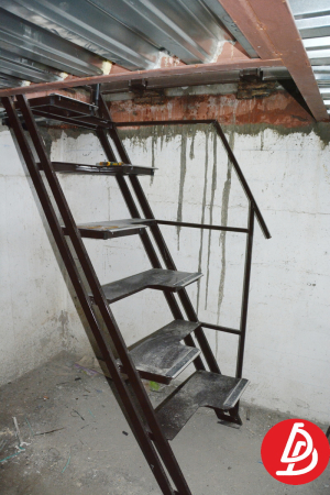 Люк в подвал под плитку