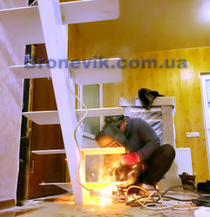 Лестница на одном косоуре