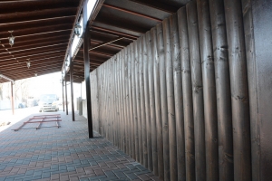 Забор обшитый деревом