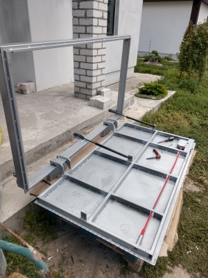 Люк невидимка без обшивки