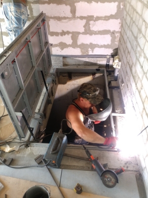 Люк невидимка без обшивки