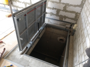 Люк невидимка без обшивки