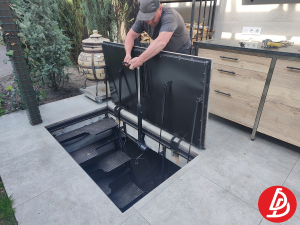 Люк автоматический обшитый