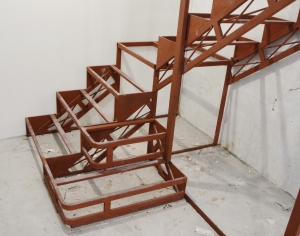 Лестница с пригласительной ступенью