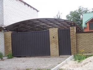 Навес из поликарбоната  POLYGAL