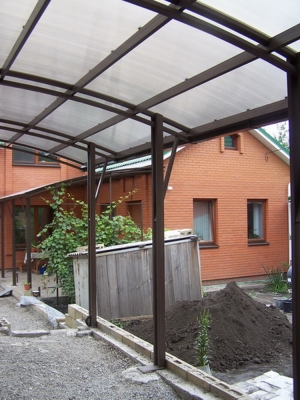 Навес из поликарбоната  POLYGAL