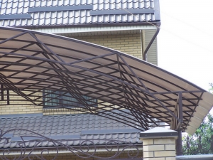 Навес из поликарбоната  POLYGAL