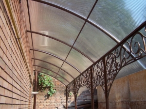 Навес из поликарбоната  POLYGAL