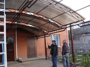 Навес из поликарбоната  POLYGAL