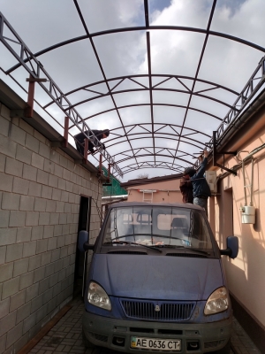 Навес из поликарбоната  POLYGAL