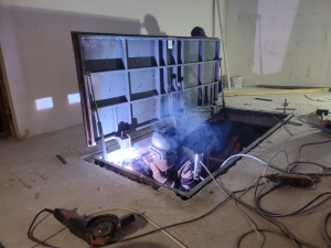 Люк на подвал