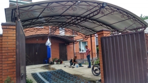 Навес из поликарбоната  POLYGAL