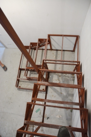 Лестница с пригласительной ступенью